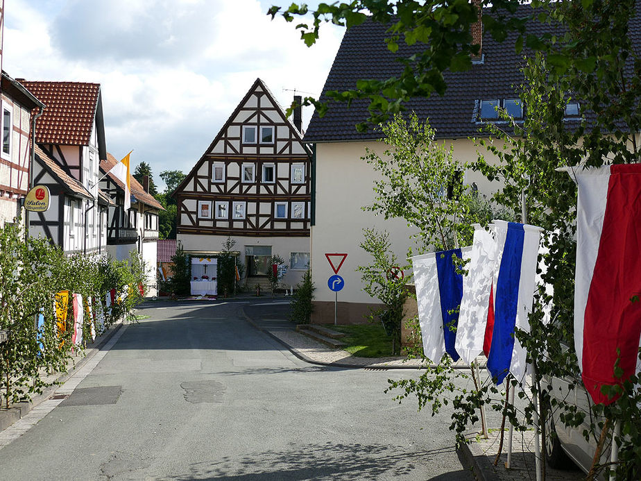 Fronleichnamsaltäre in den Naumburger Straßen (Foto: Karl-Franz Thiede)